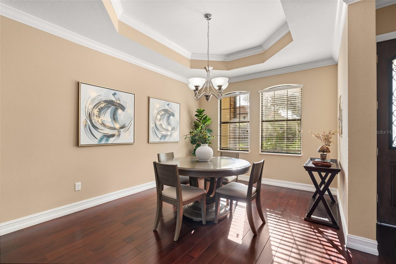 1260 BELLA VISTA CIR