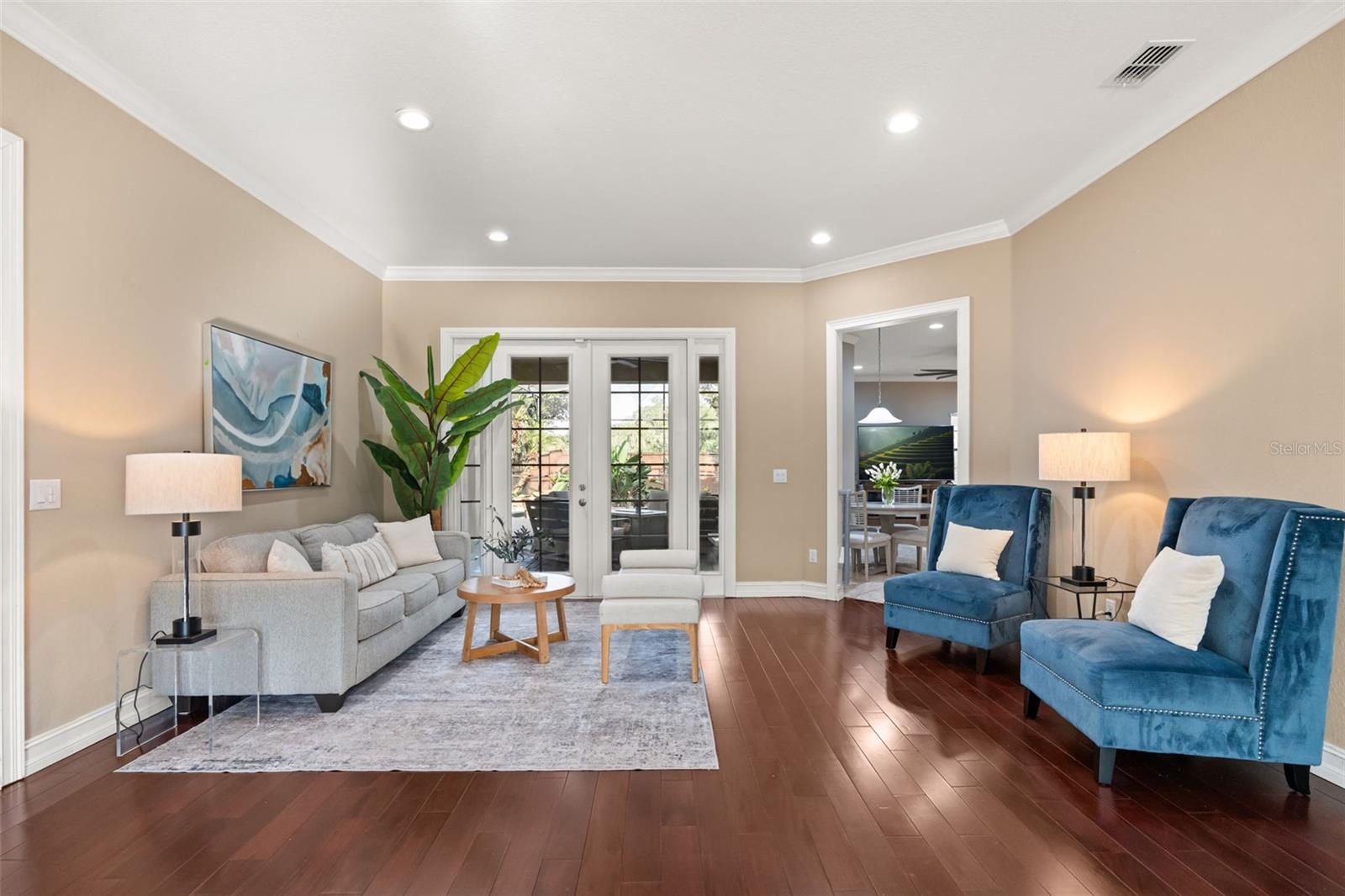 1260 BELLA VISTA CIR