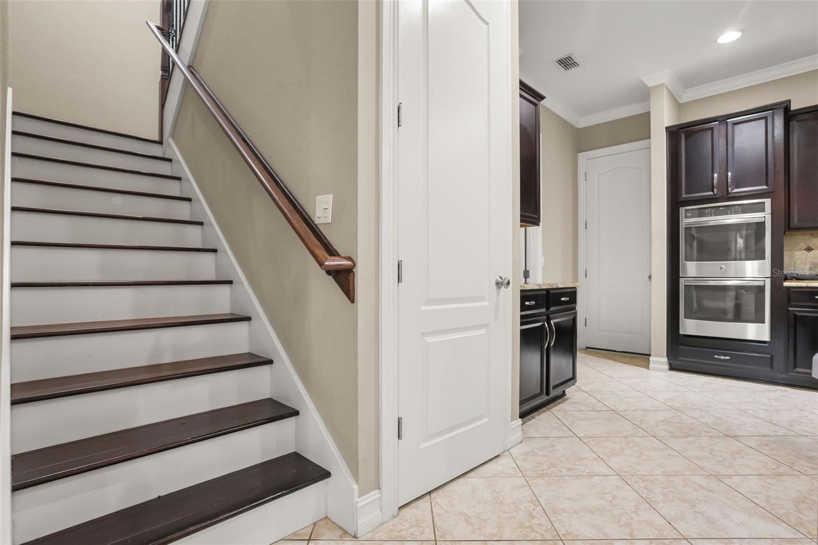 1260 BELLA VISTA CIR