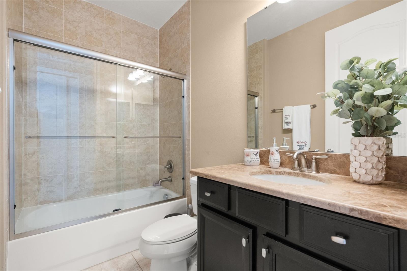 1260 BELLA VISTA CIR