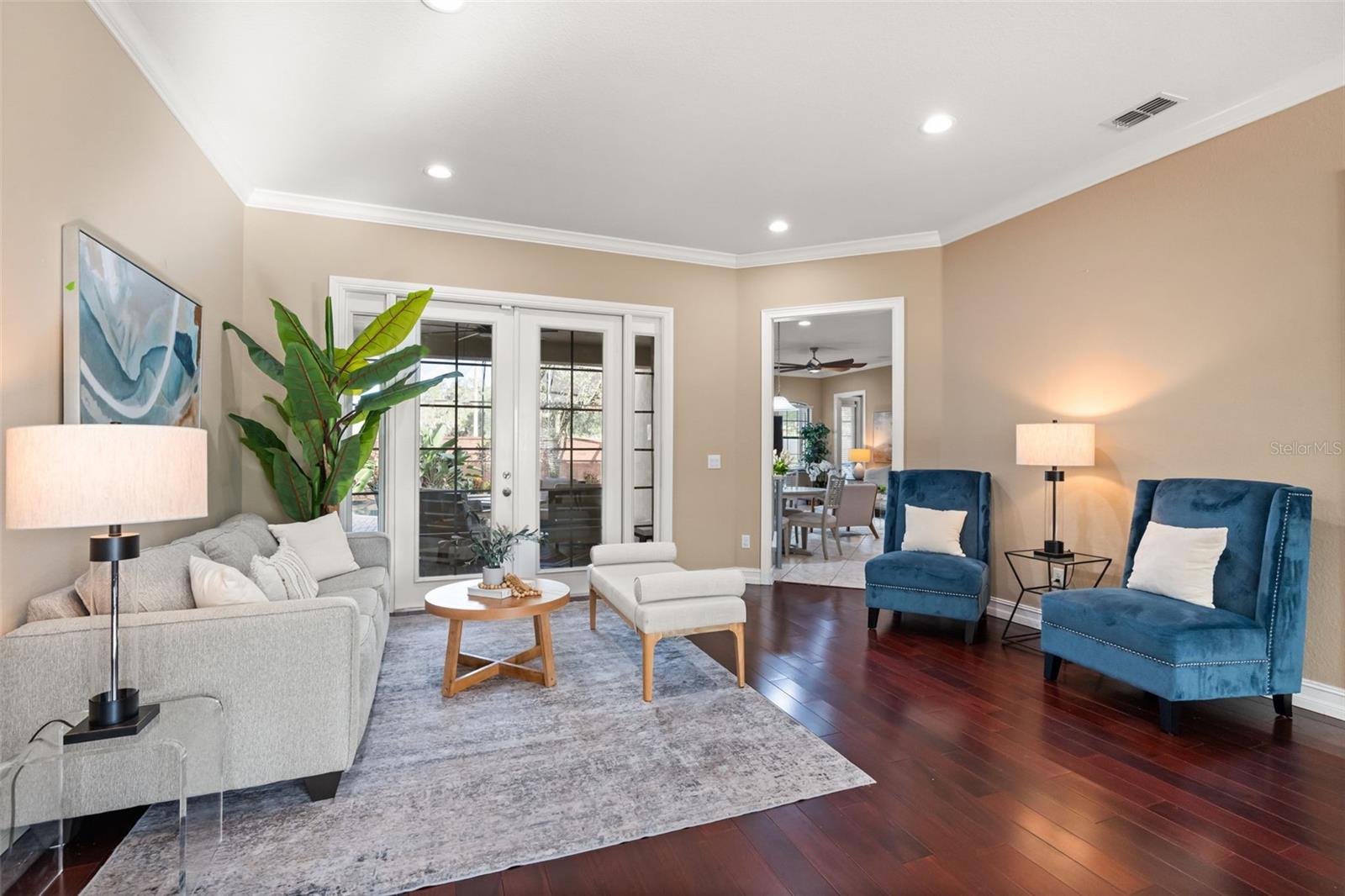 1260 BELLA VISTA CIR
