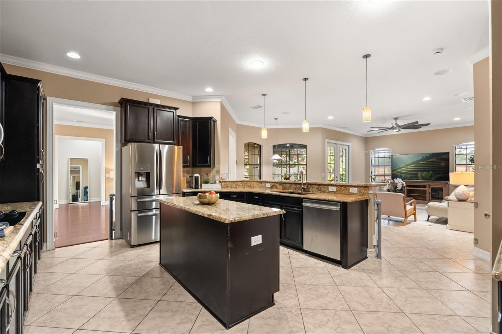 1260 BELLA VISTA CIR