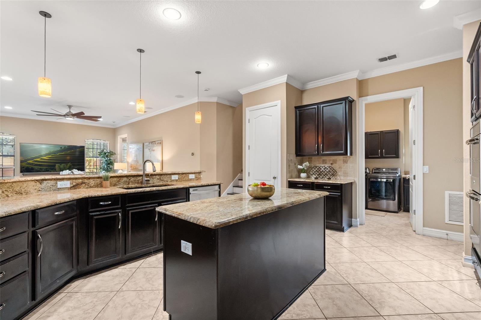 1260 BELLA VISTA CIR