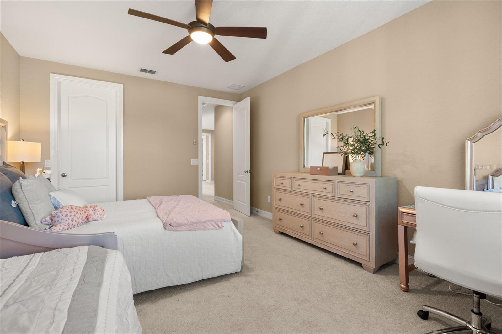 1260 BELLA VISTA CIR