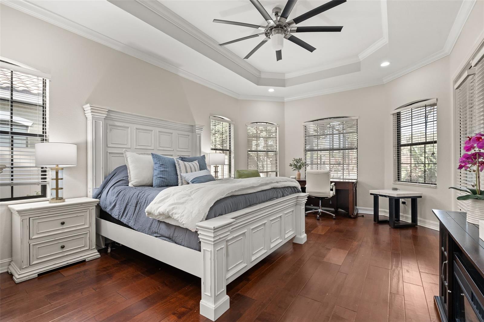 1260 BELLA VISTA CIR