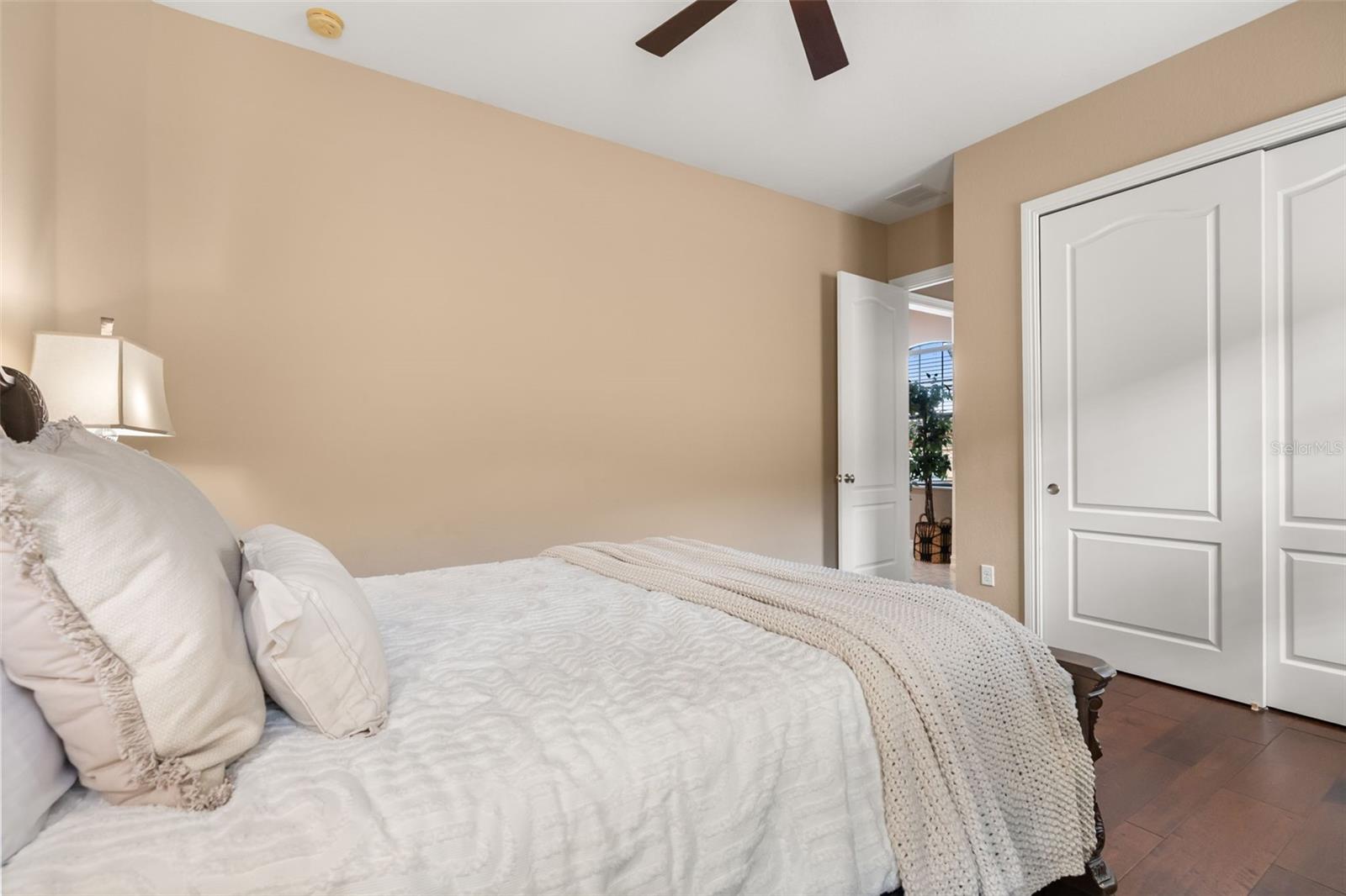 1260 BELLA VISTA CIR