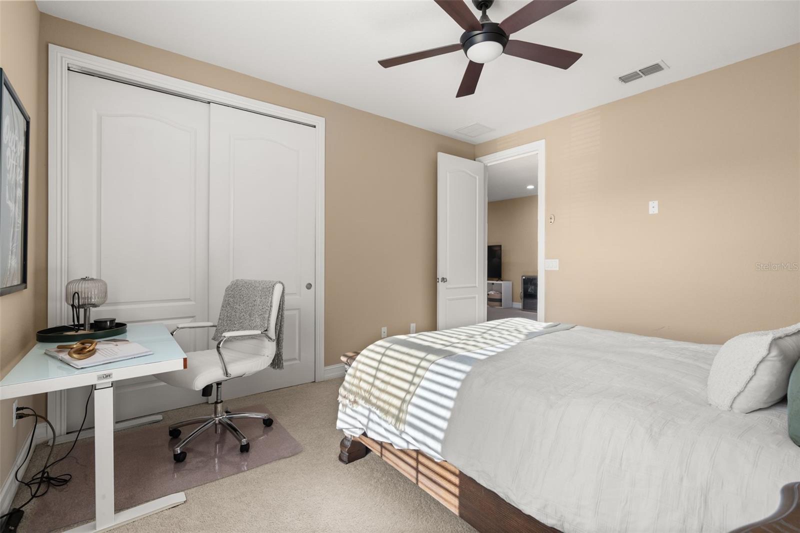 1260 BELLA VISTA CIR