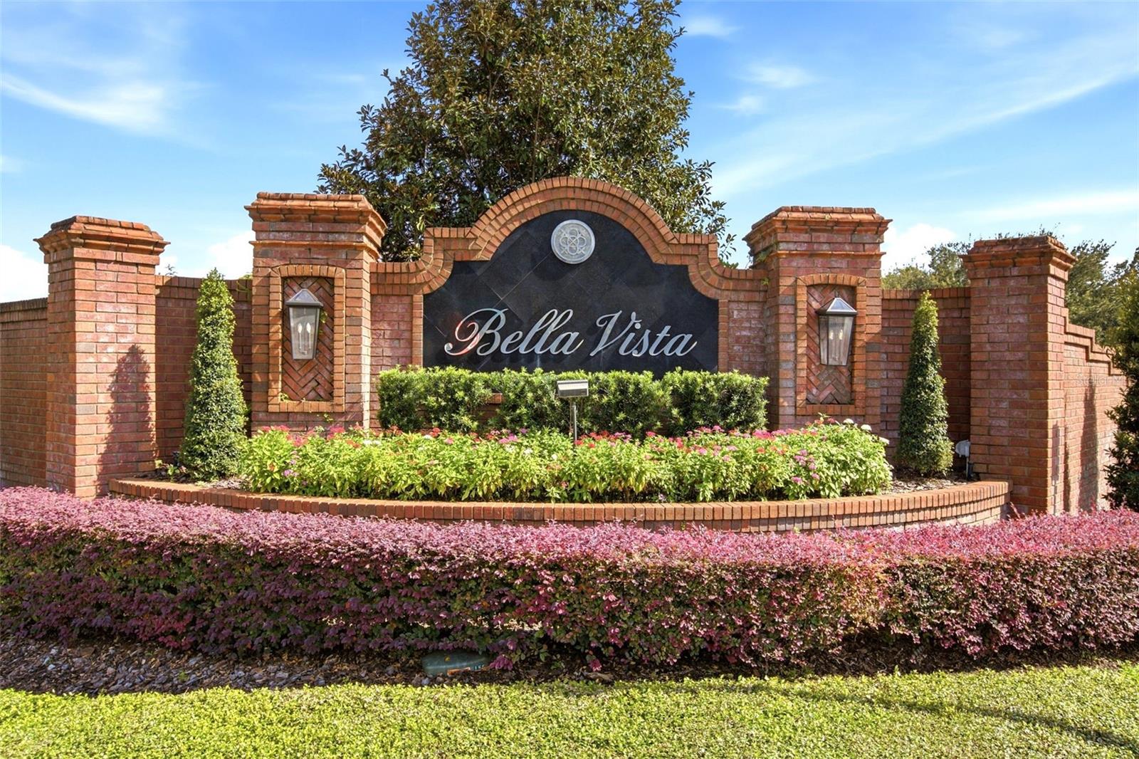 1260 BELLA VISTA CIR
