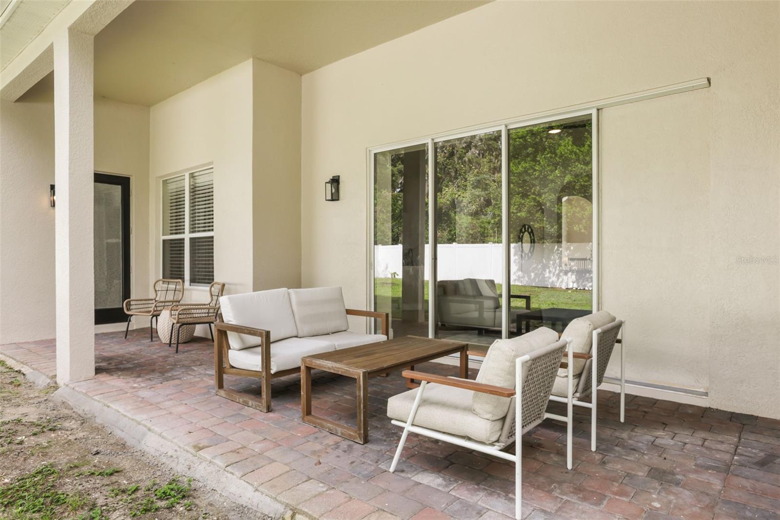 2196 LAUREL BLOSSOM CIR