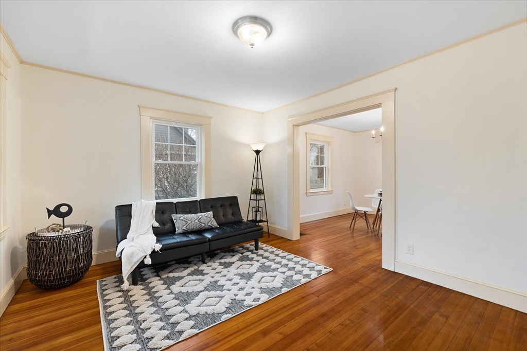 6 Woods Court