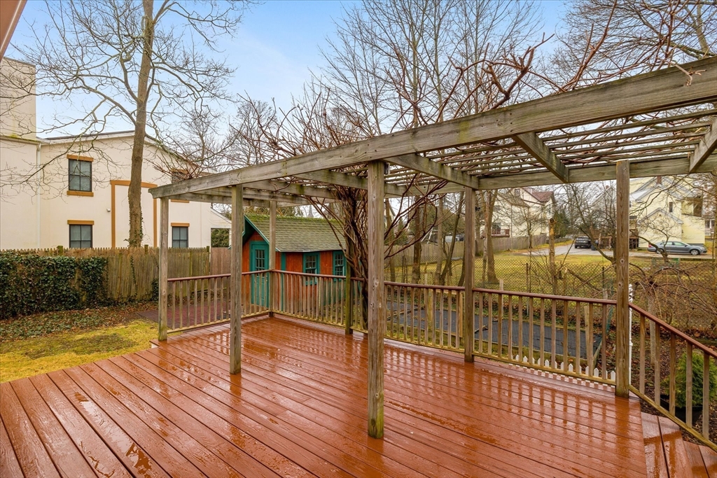 6 Woods Court