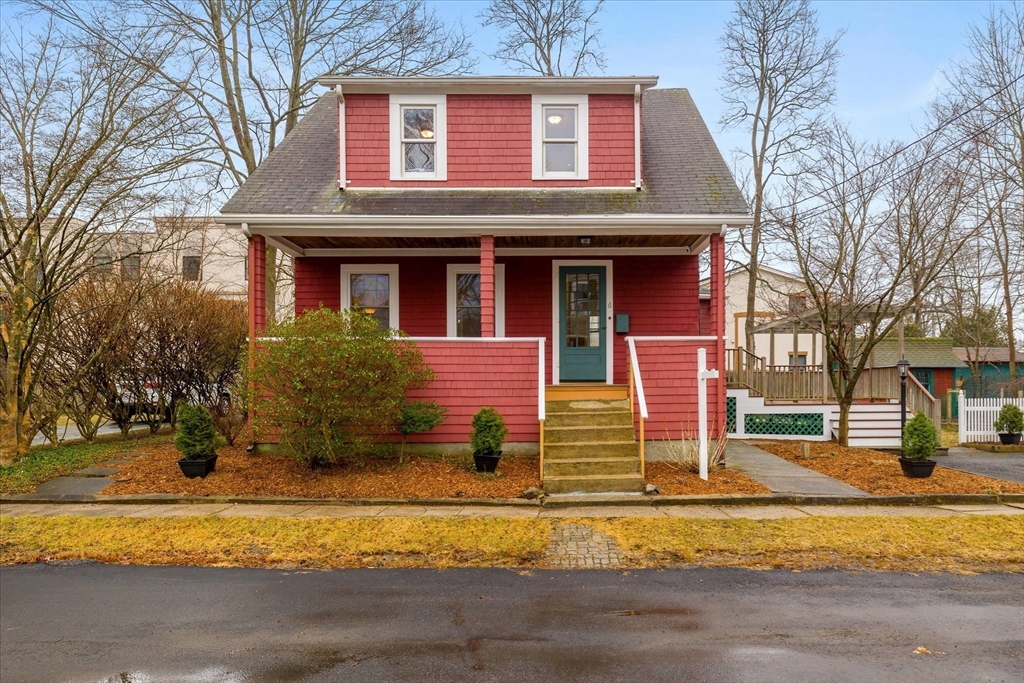 6 Woods Court