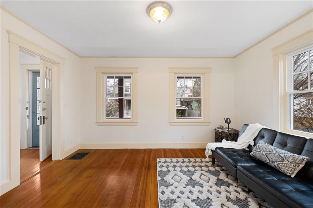 6 Woods Court