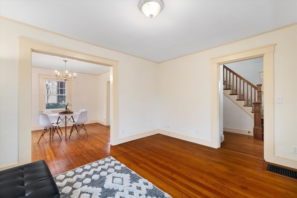 6 Woods Court