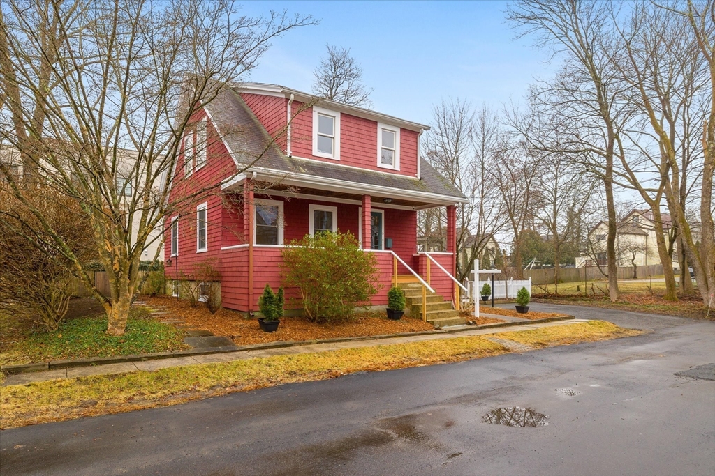 6 Woods Court