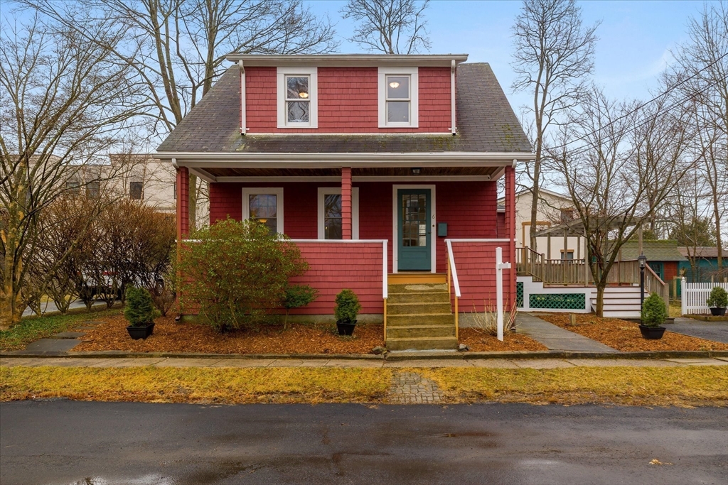 6 Woods Court
