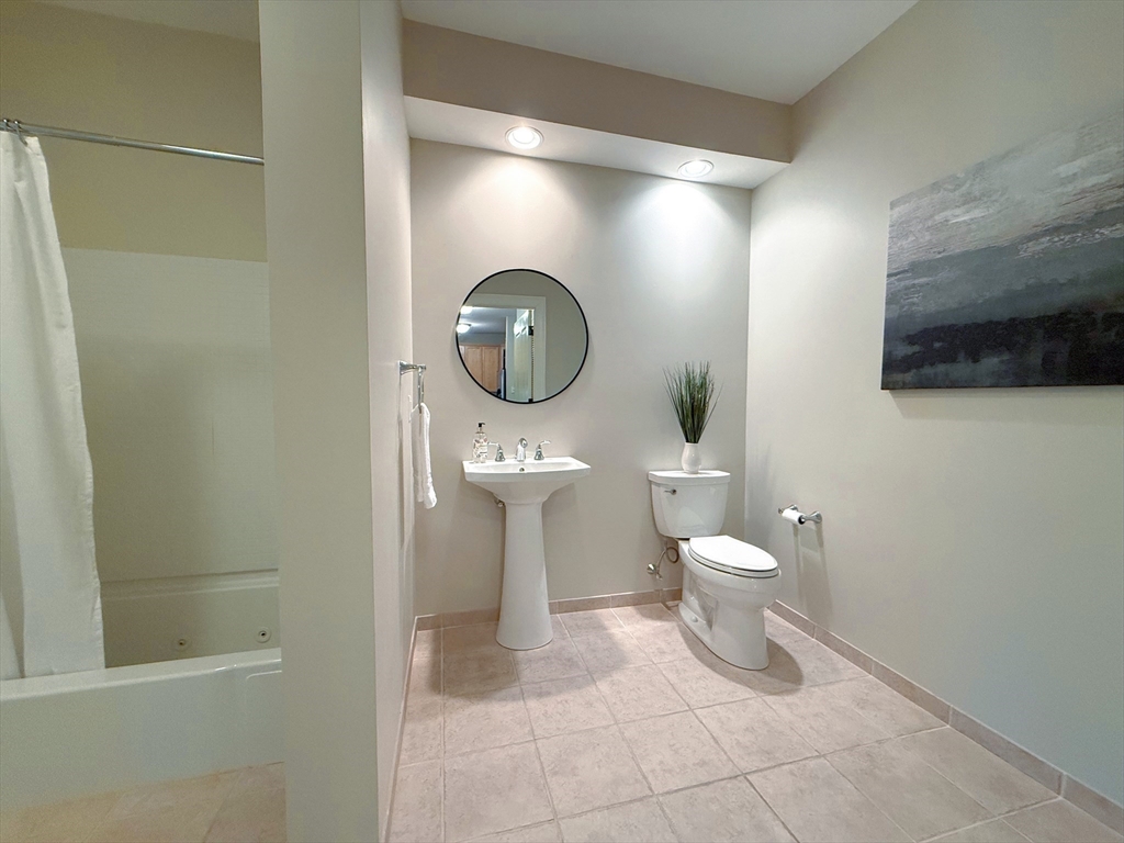 59 Walpole St, Unit 210, Canton