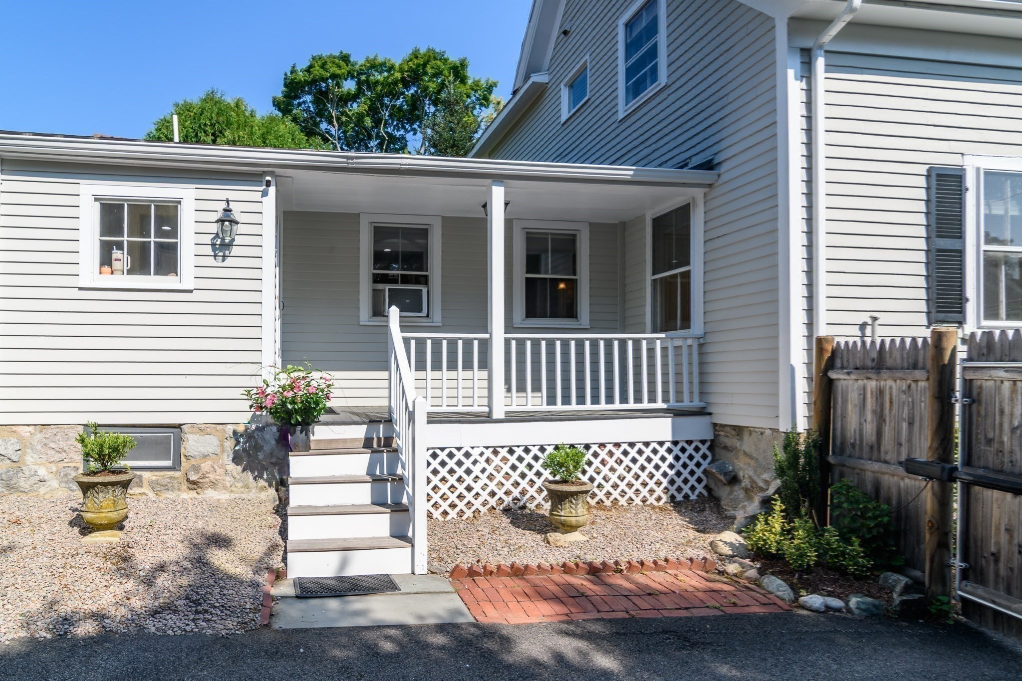 29 Cottage Street