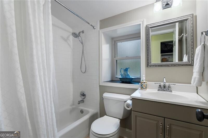 2811 Ridgemore Road NW