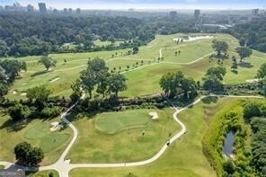 712 Gladstone Road NW