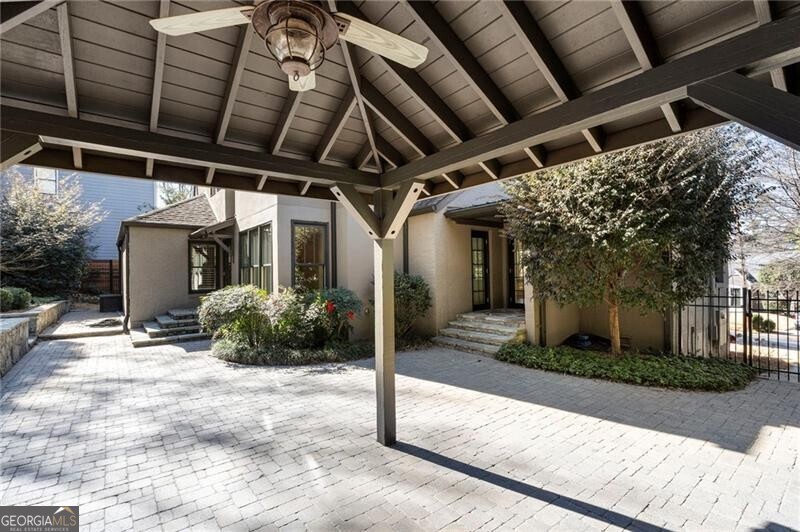 712 Gladstone Road NW