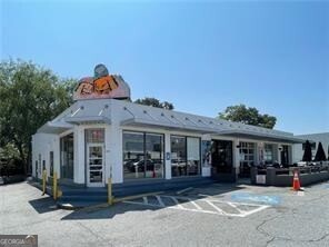 712 Gladstone Road NW