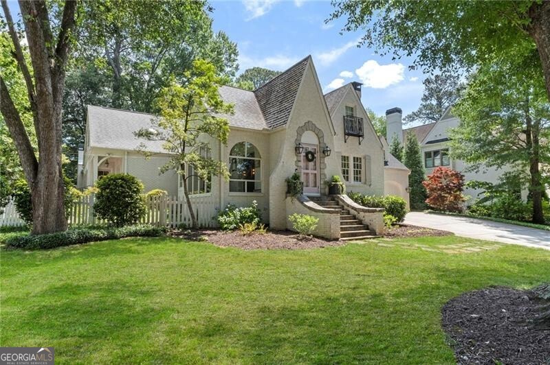 2203 Howell Mill Road NW
