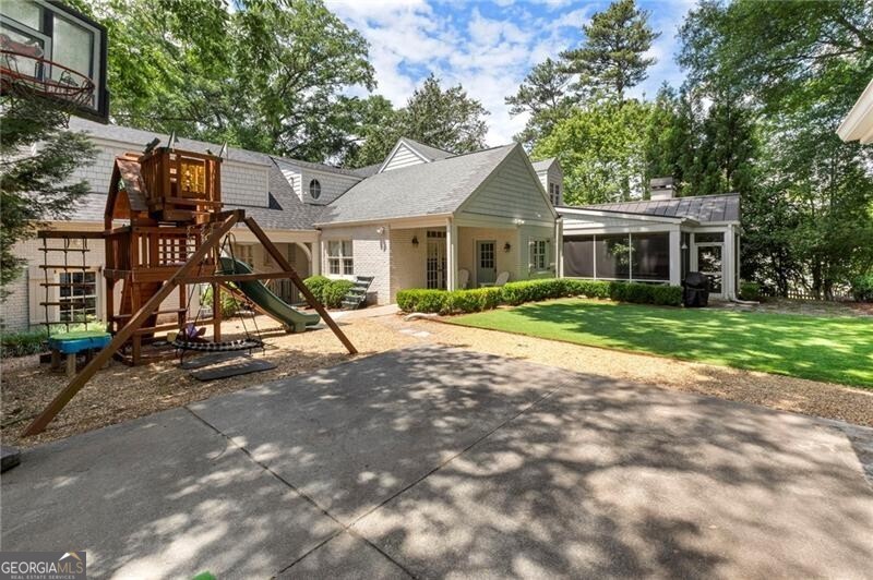 2203 Howell Mill Road NW