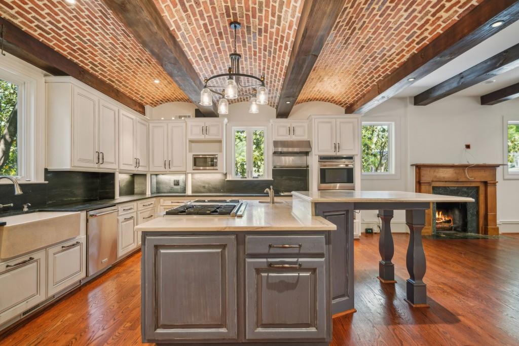 973 Peachtree Battle Avenue