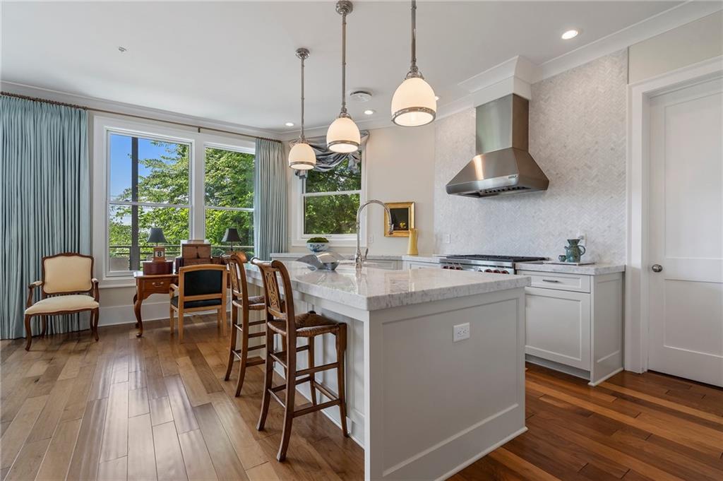 281 15th Street NE Unit 202