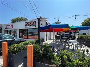 712 Gladstone Road NW