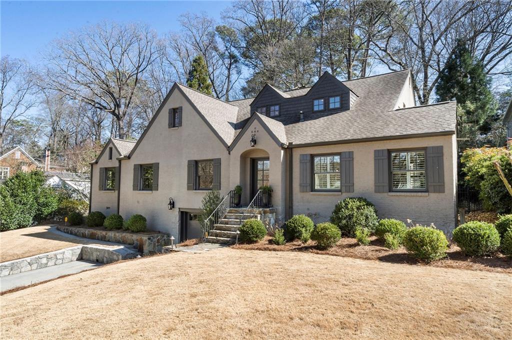 712 Gladstone Road NW