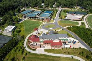 712 Gladstone Road NW