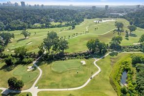 712 Gladstone Road NW