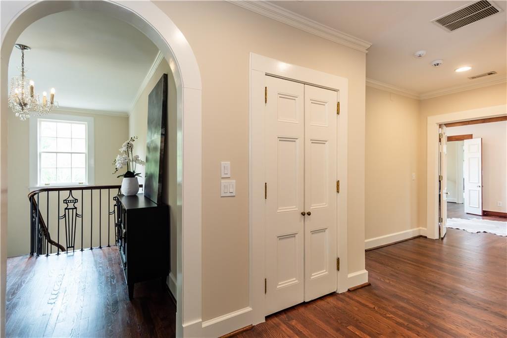 813 Springdale Road NE