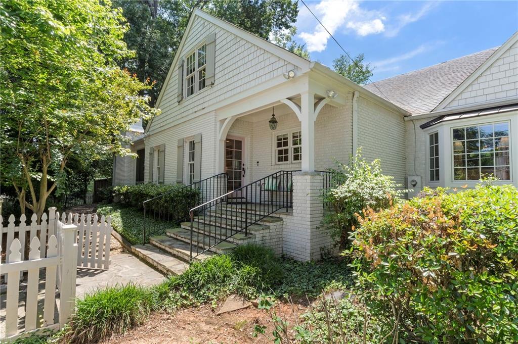 2203 Howell Mill Road NW