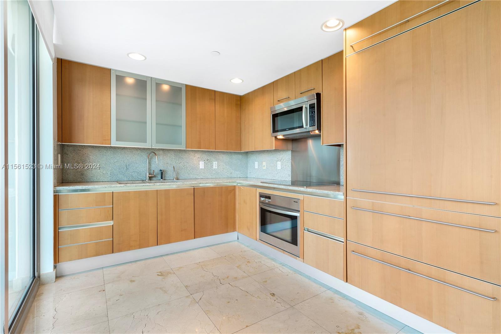 2627 S Bayshore Dr # 1008