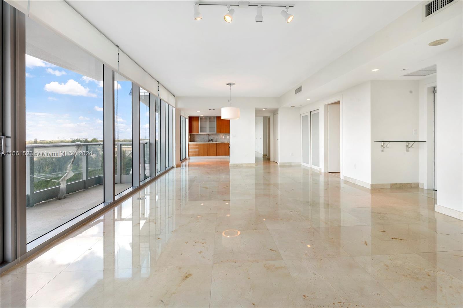 2627 S Bayshore Dr # 1008