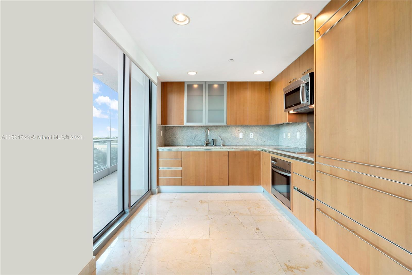 2627 S Bayshore Dr # 1008