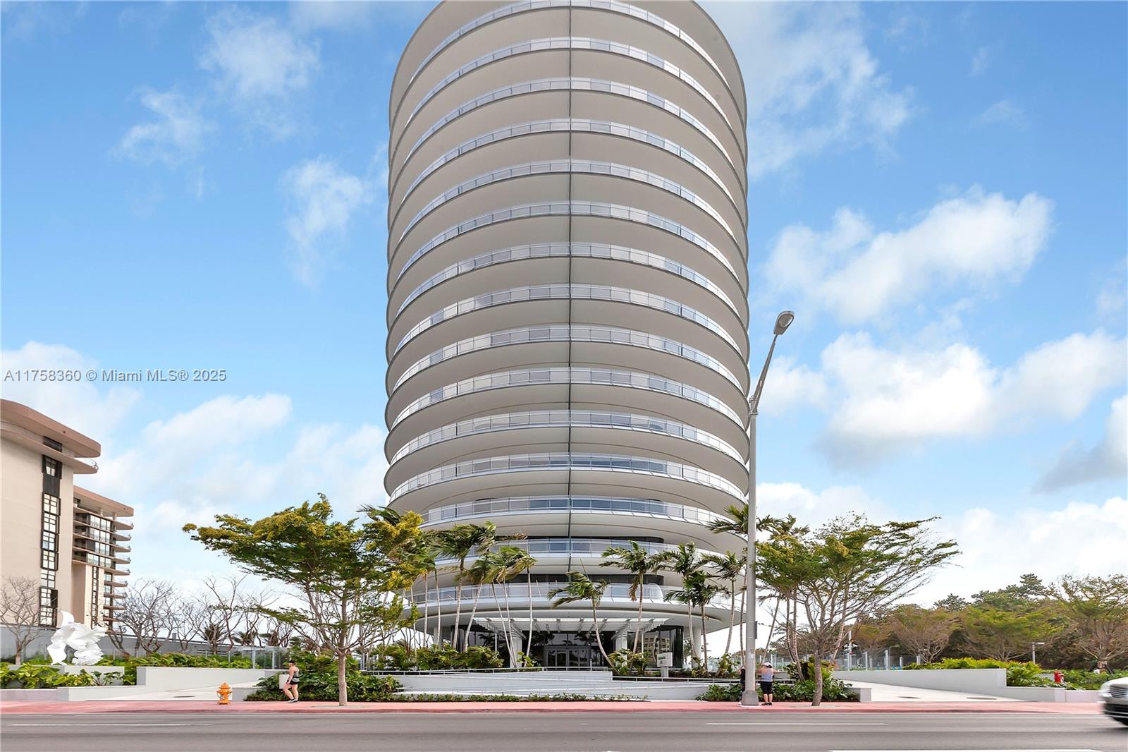 8701 N Collins Ave # 701