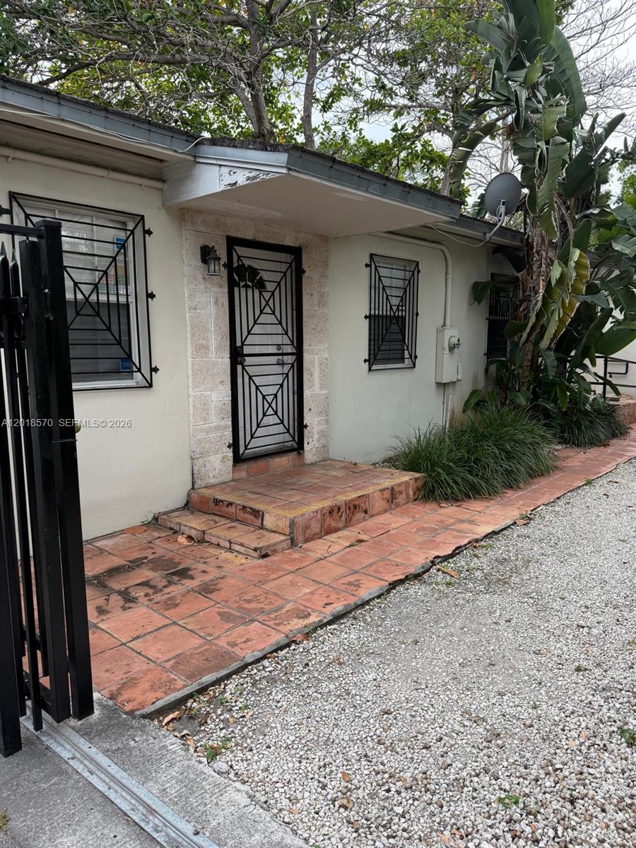 2916 SW 27th Ave # 1