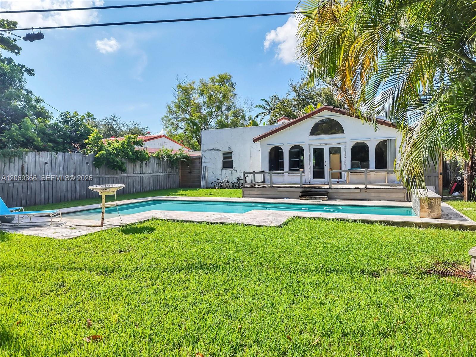 3605 SW 18th Ter
