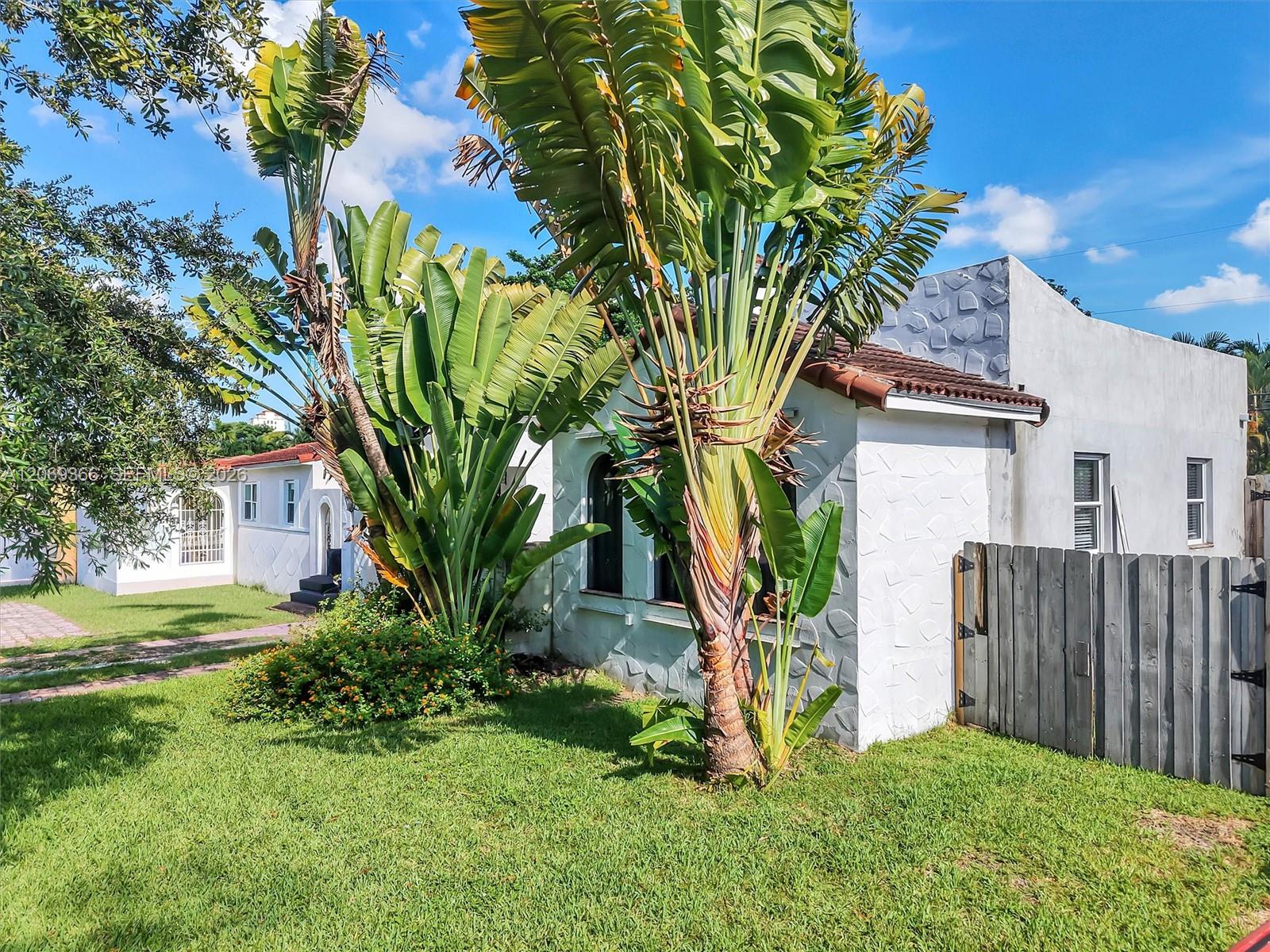 3605 SW 18th Ter