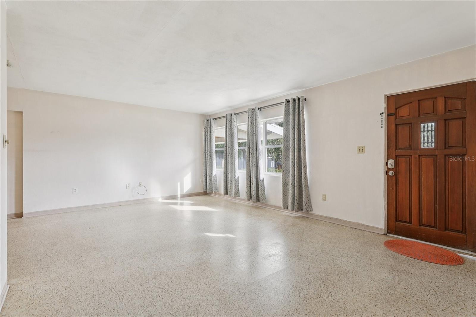 355 S GLENCRUITEN AVE