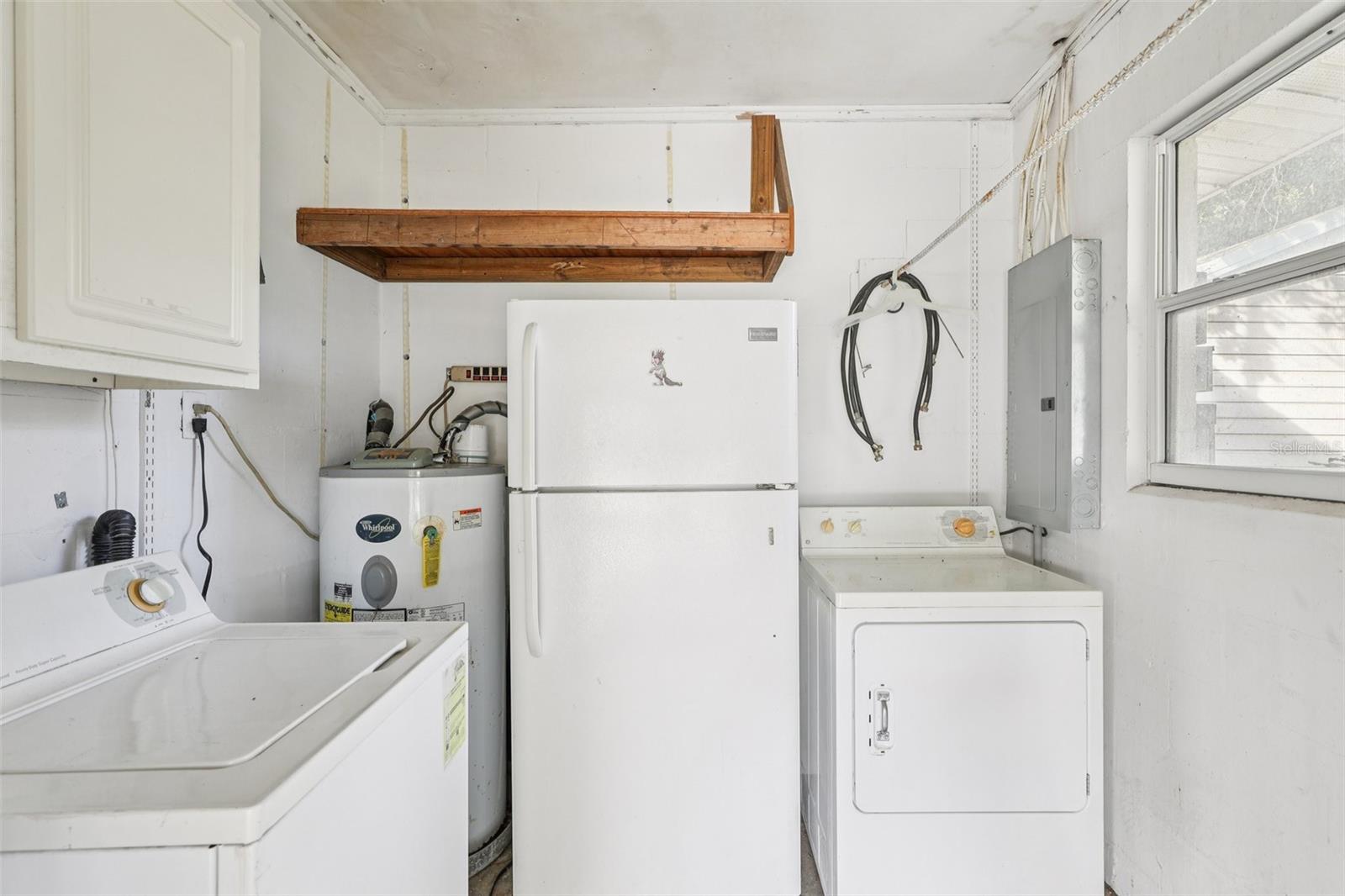 355 S GLENCRUITEN AVE