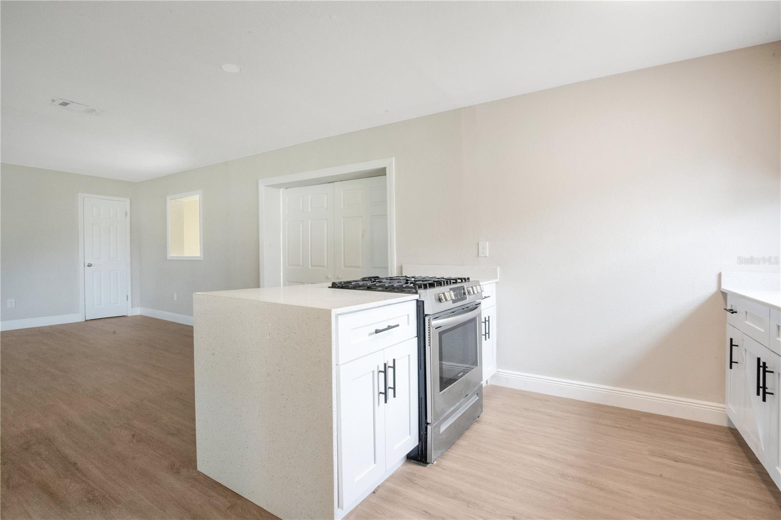 151 W CONNECTICUT AVE