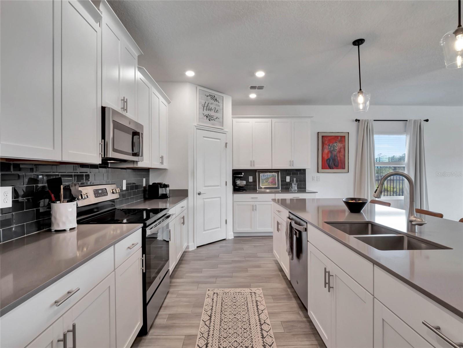 9976 INTRODUCTION WAY