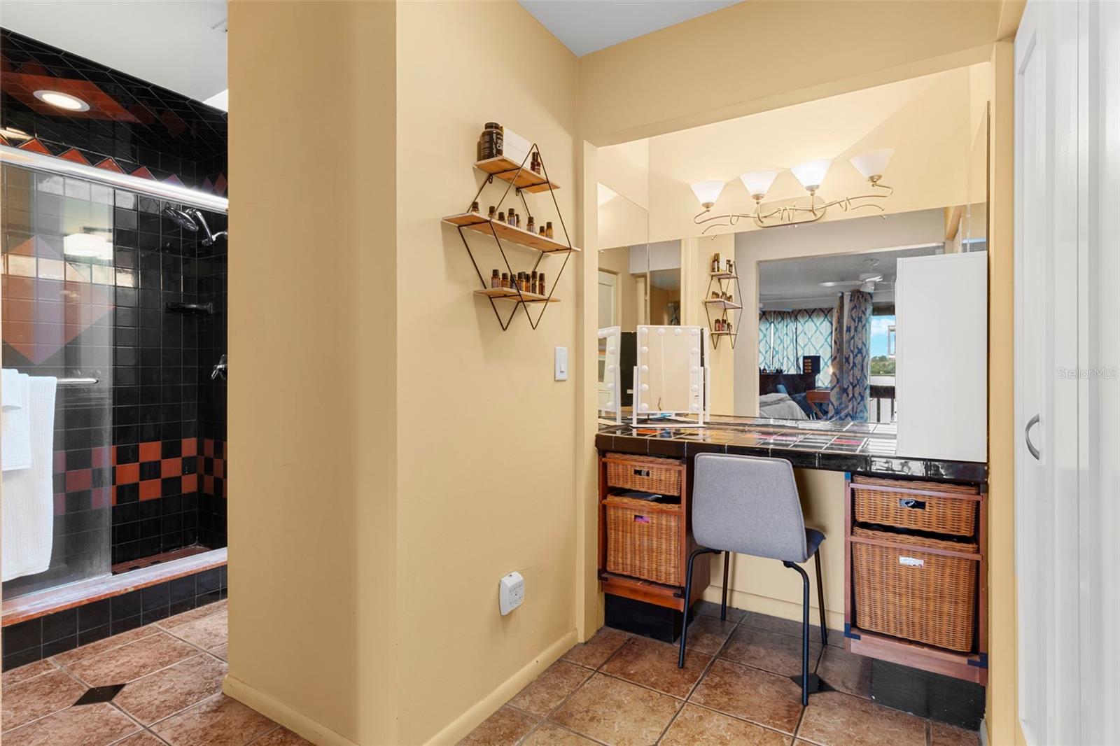 4558 N LAKE ORLANDO PKWY #2