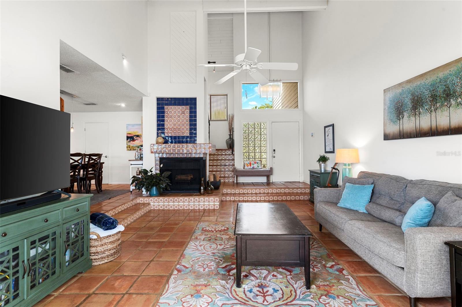 4558 N LAKE ORLANDO PKWY #2