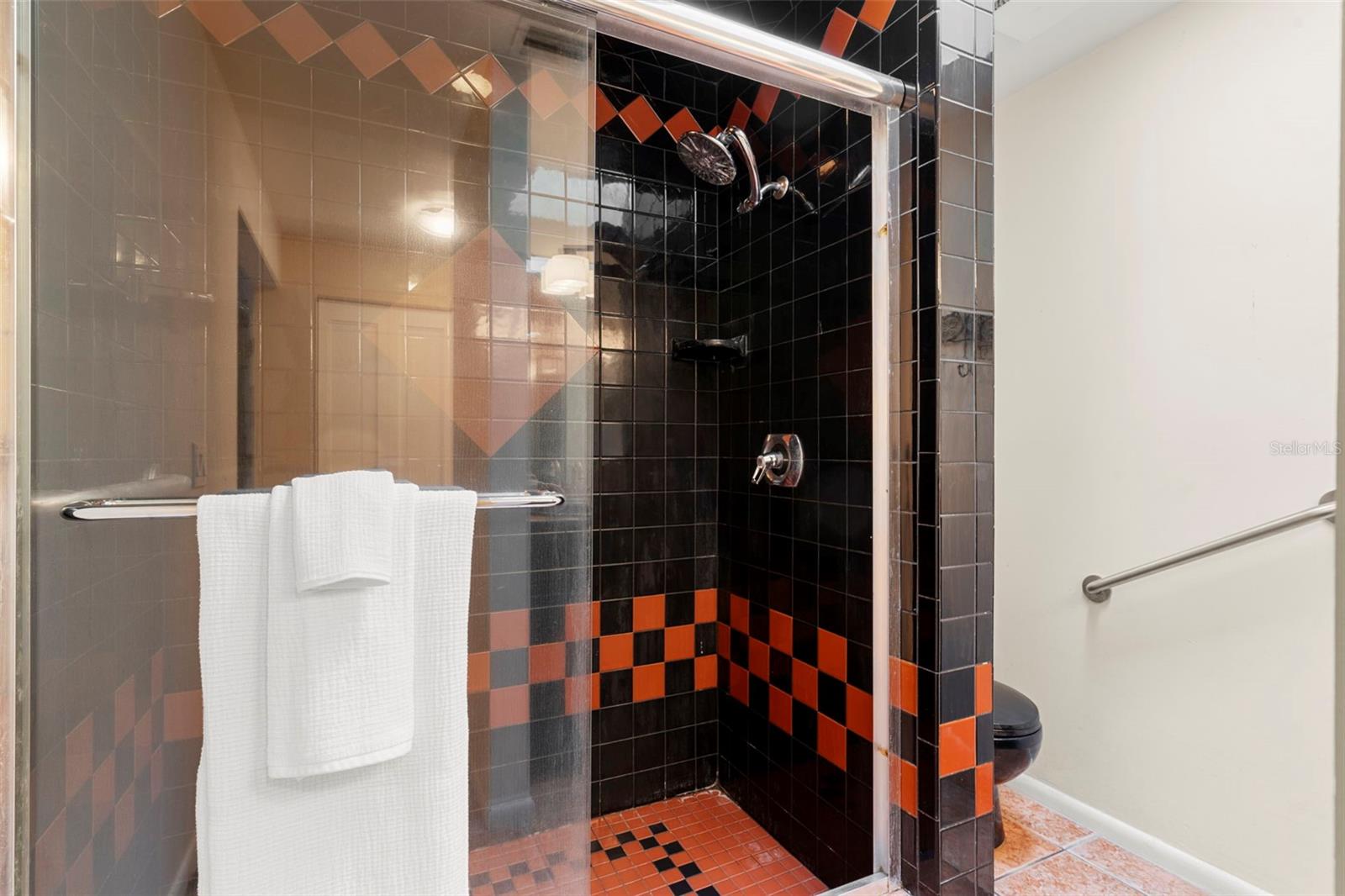 4558 N LAKE ORLANDO PKWY #2